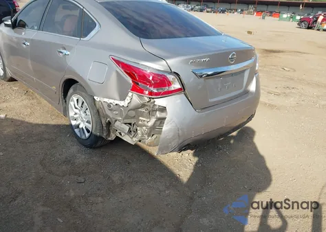 2015 Nissan Altima 2.5 S z USA, uszkodzony, nr VIN 1N4AL3AP1FN910573